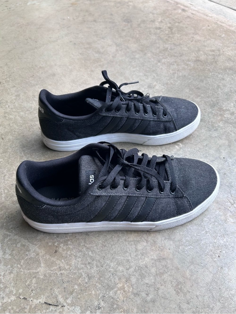 Adidas Men’s Black Low-Top Canvas Sneakers with White Sole - Size 11